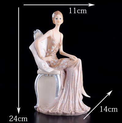 Sculpture de femme élégante