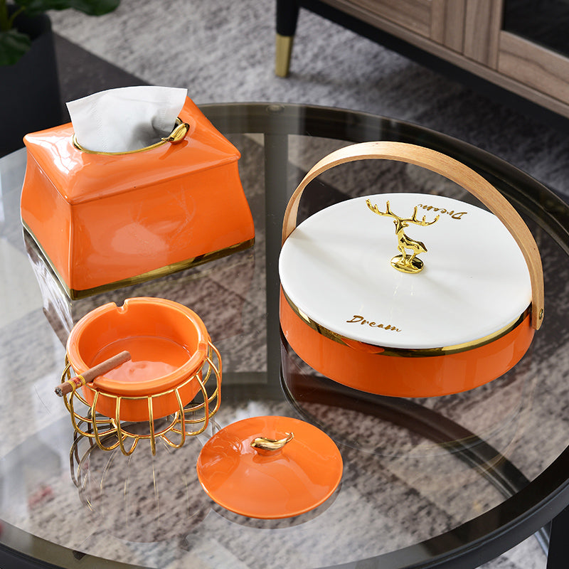 Set in ceramica con piatto, posacenere e scatola porta fazzoletti