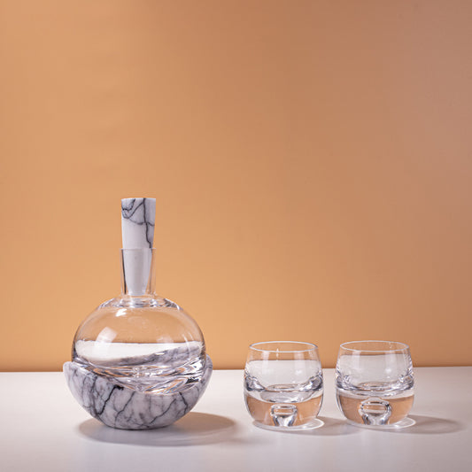 Set Bottiglia e Bicchiere con dettaglio in marmo