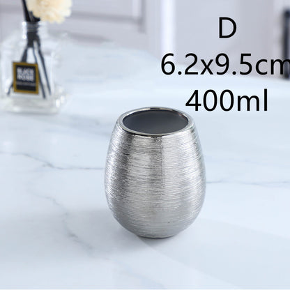 Accessorio bagno in ceramica